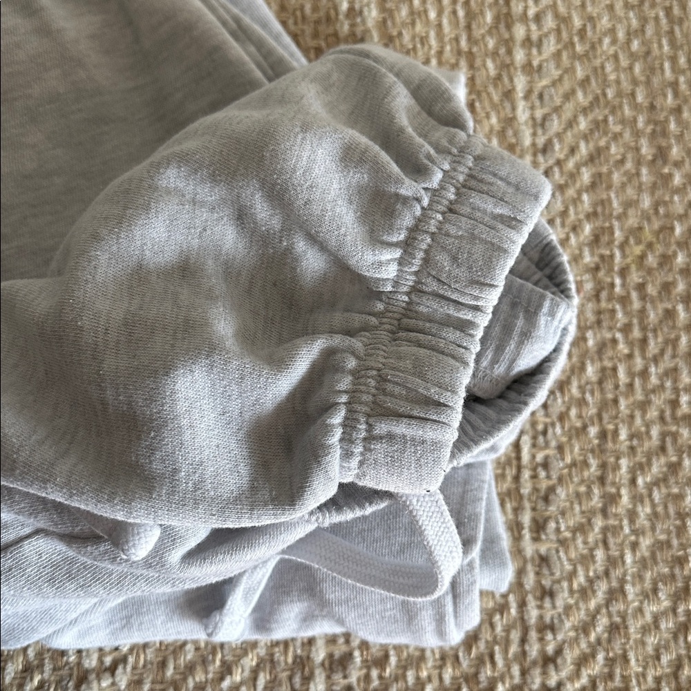 Small Grey garage Baggy sweatpants - Picture 3 of 3